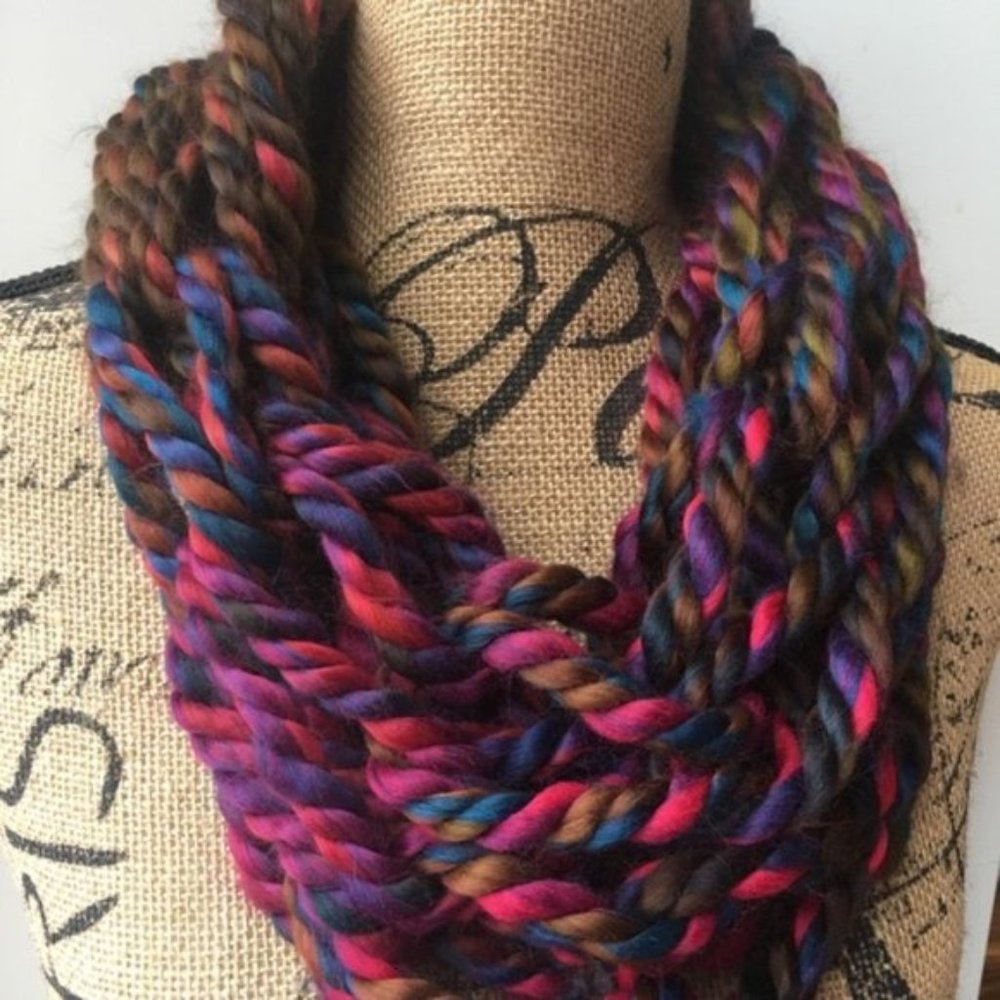 Women Knit infinity scarf chunky bulky purple cowl - Picture 2 of 8